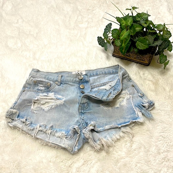 One Teaspoon Bandits Lo Waist Relaxed Shorts - Picture 3 of 10